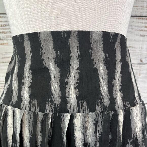 Christopher & Banks Skirt size 14 Petite Black Gray Sheer Pleated Above Knee - Picture 4 of 10